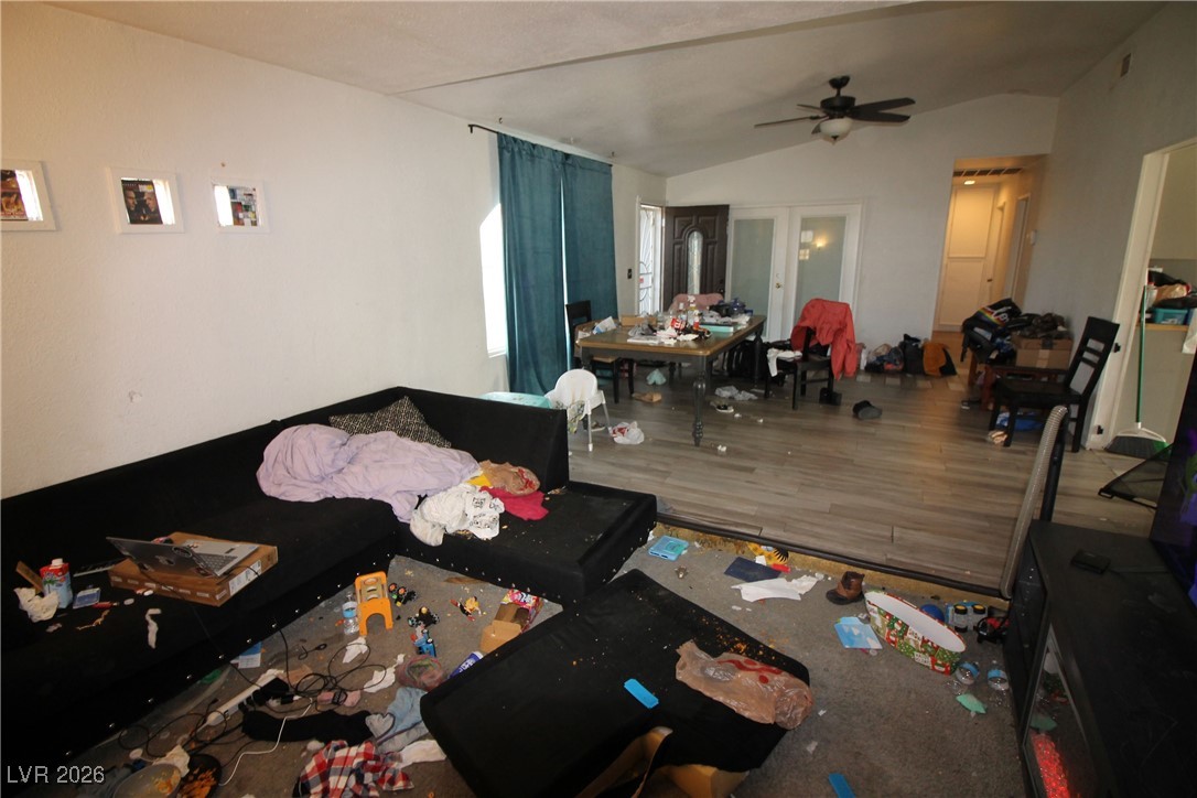 4135 Comb Circle
