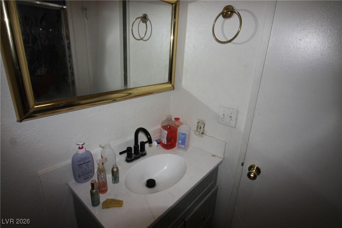 4135 Comb Circle