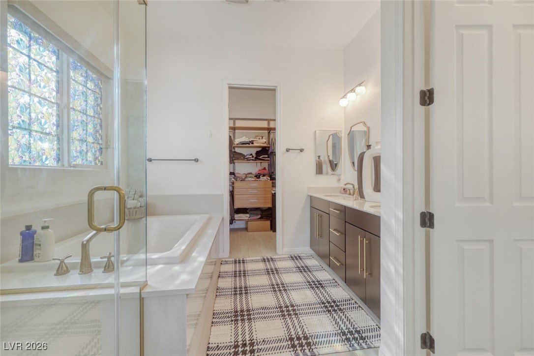 12 Tatahatso Point Street