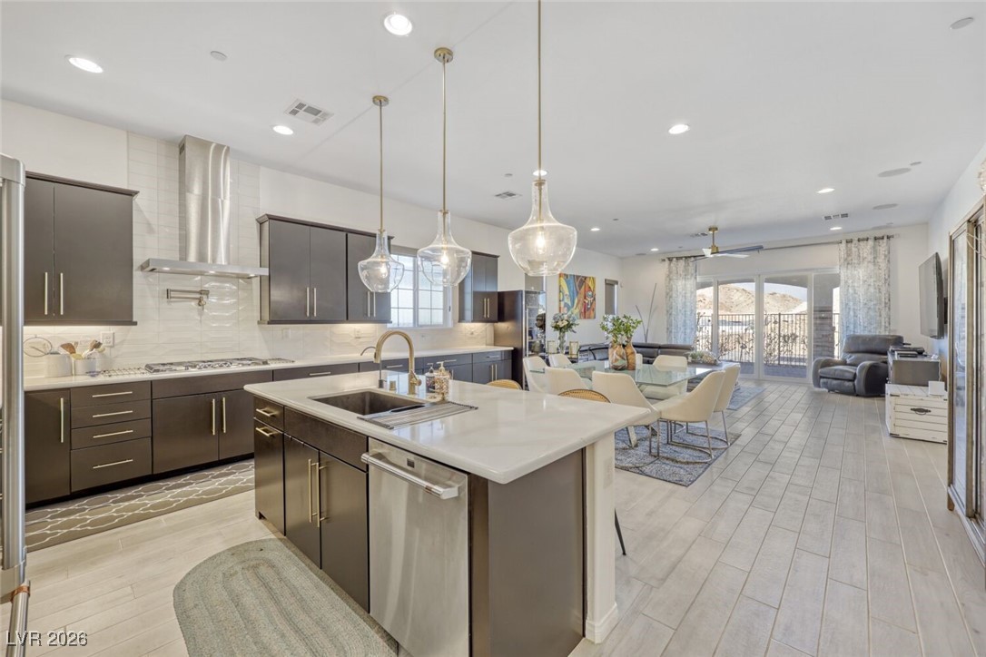 12 Tatahatso Point Street