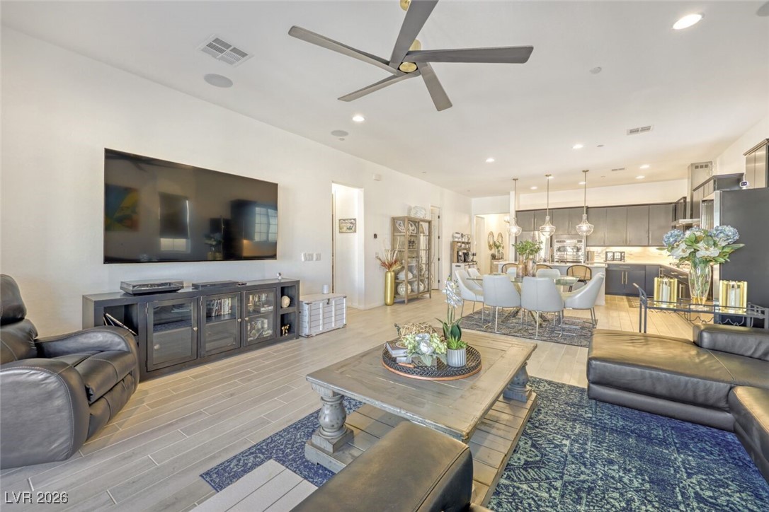 12 Tatahatso Point Street