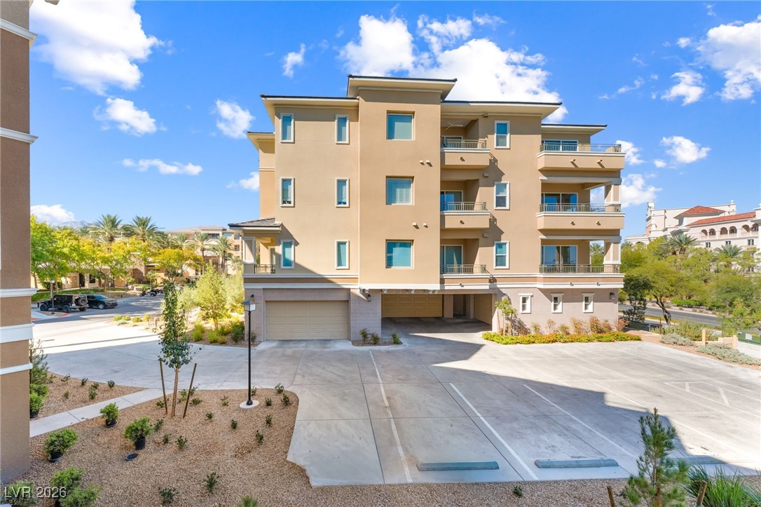 9132 Las Manaitas Avenue 202