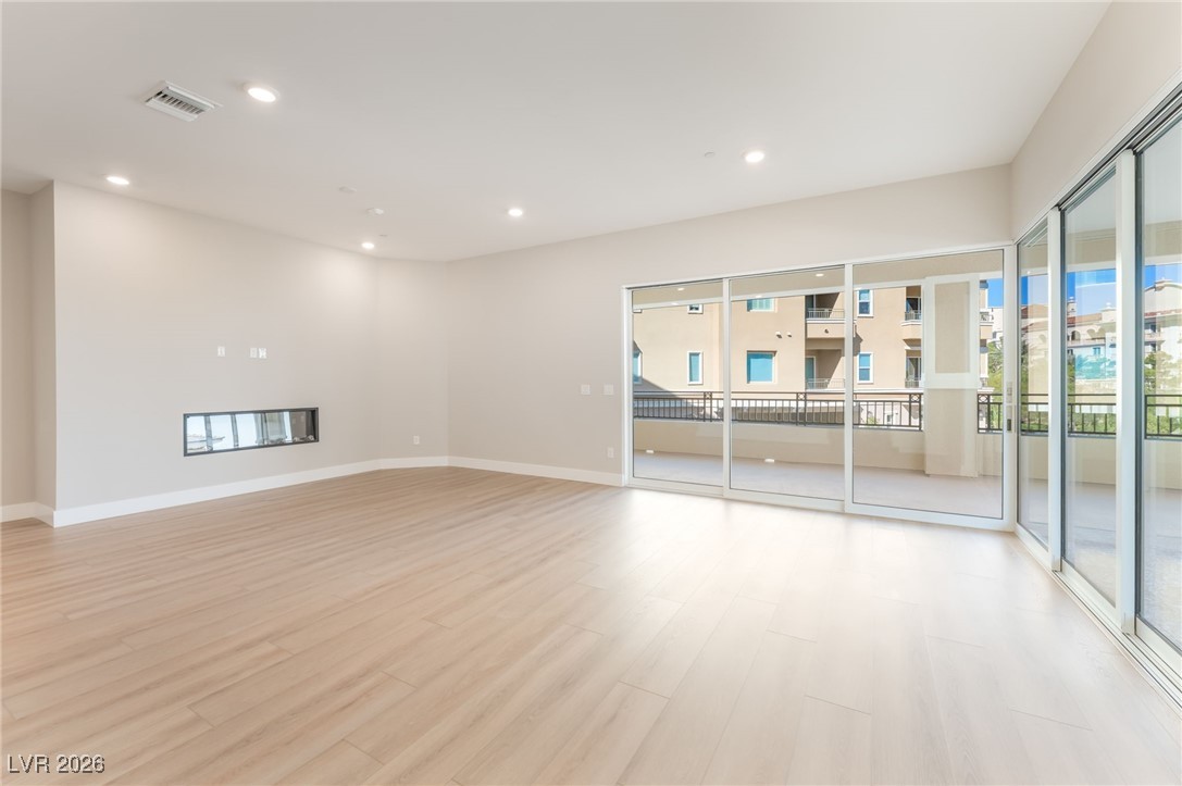 9132 Las Manaitas Avenue 202