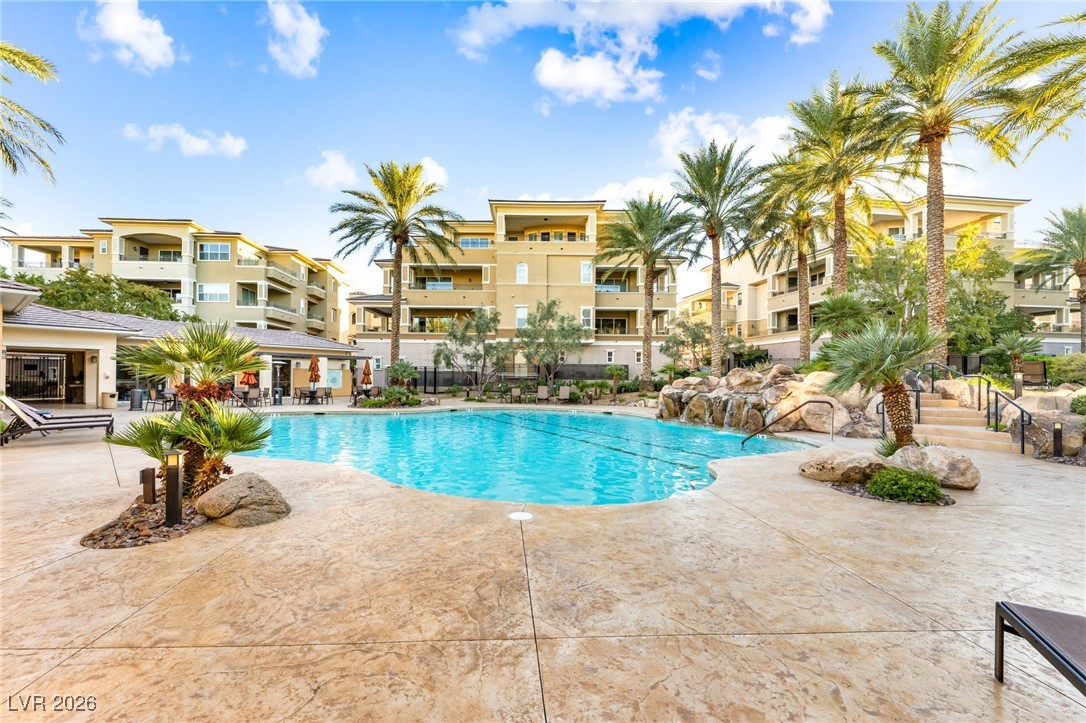 9132 Las Manaitas Avenue 202