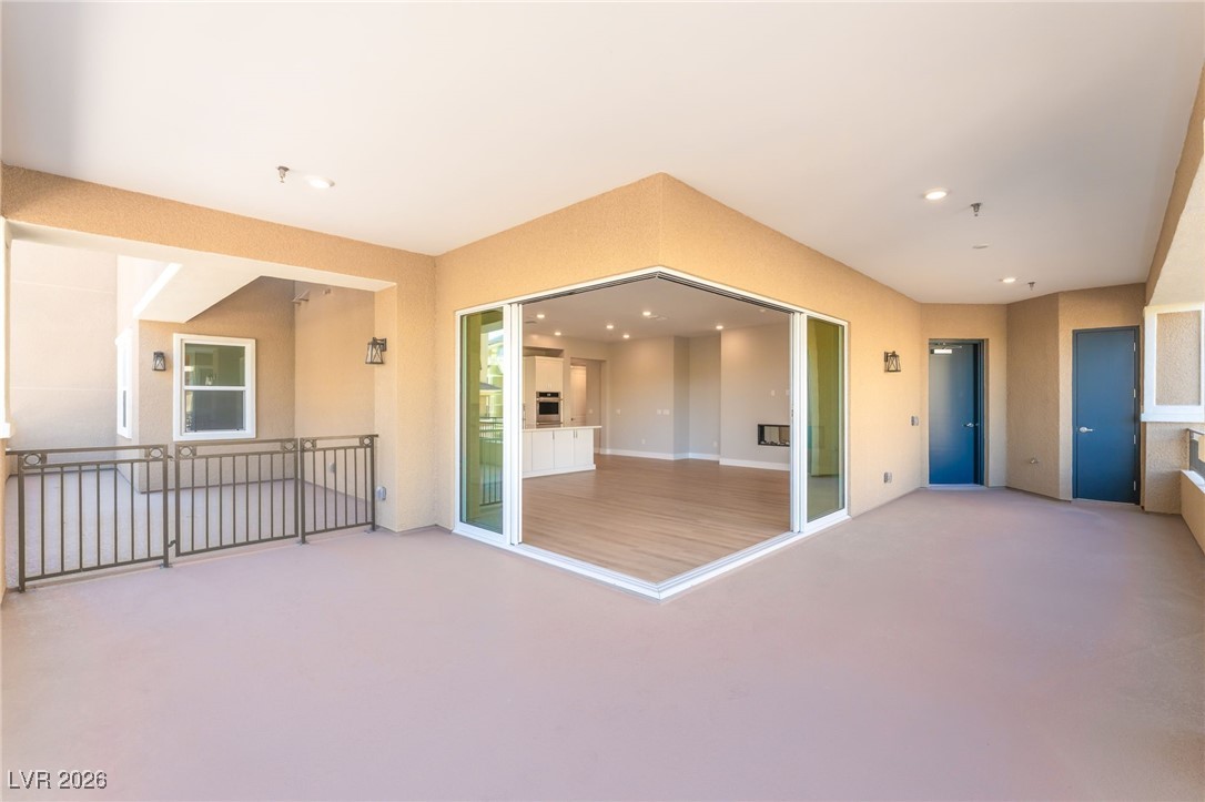 9132 Las Manaitas Avenue 202