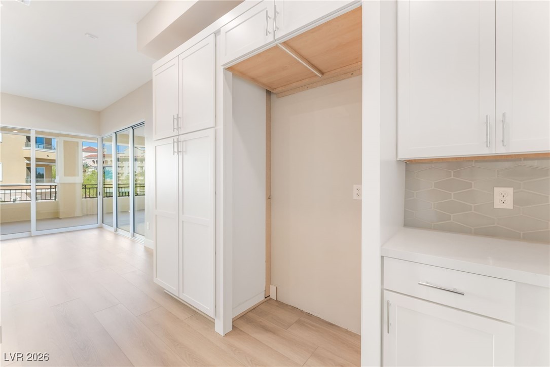 9132 Las Manaitas Avenue 202