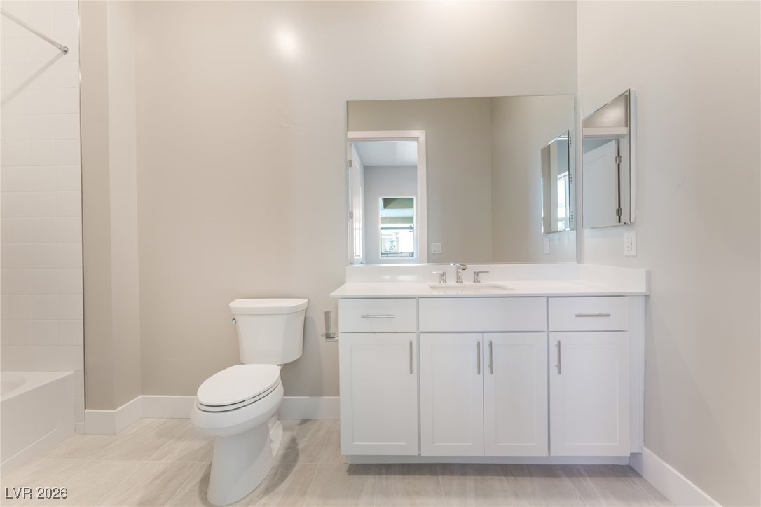 9132 Las Manaitas Avenue 202