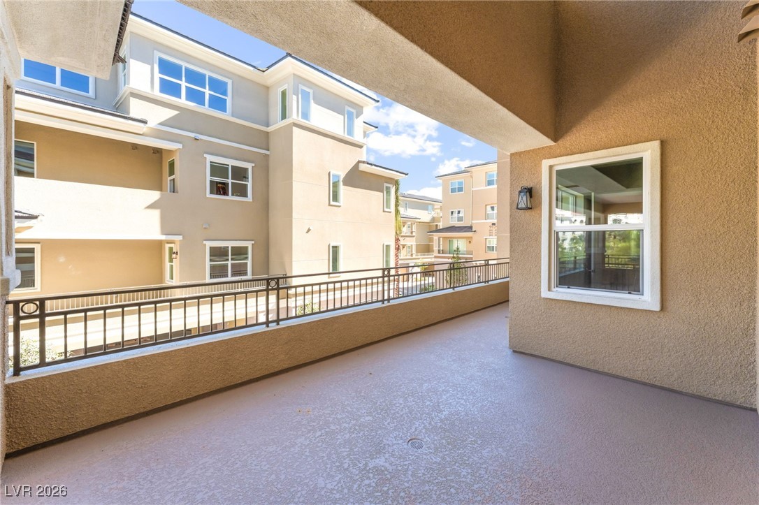 9132 Las Manaitas Avenue 202