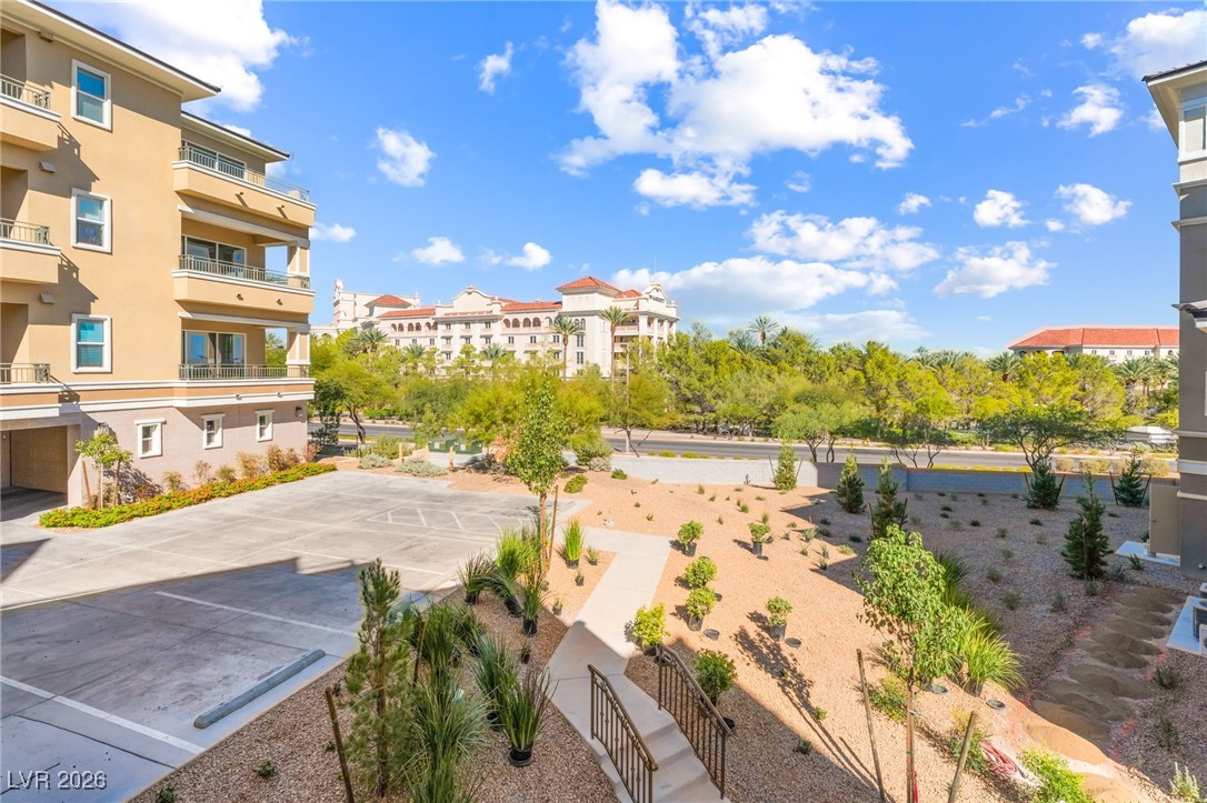 9132 Las Manaitas Avenue 202