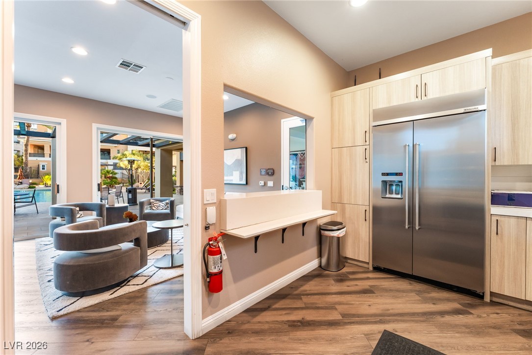 9132 Las Manaitas Avenue 202