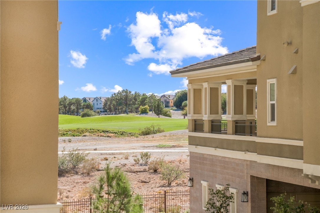 9132 Las Manaitas Avenue 202