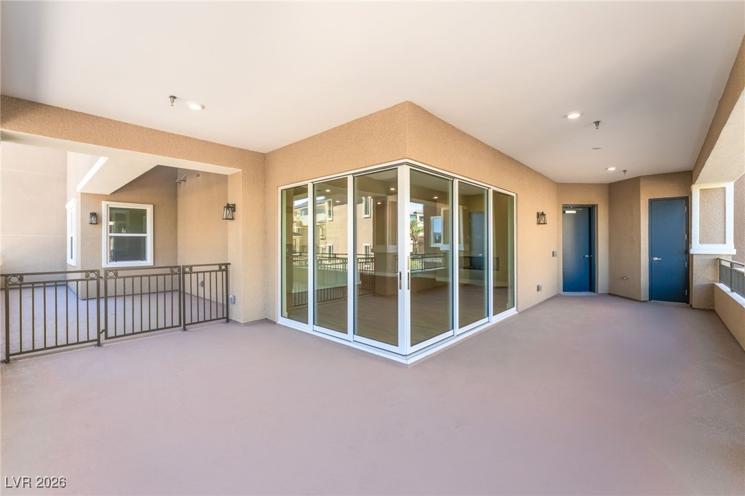 9132 Las Manaitas Avenue 202