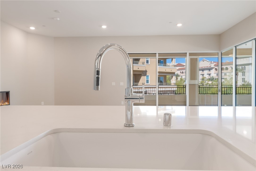 9132 Las Manaitas Avenue 202