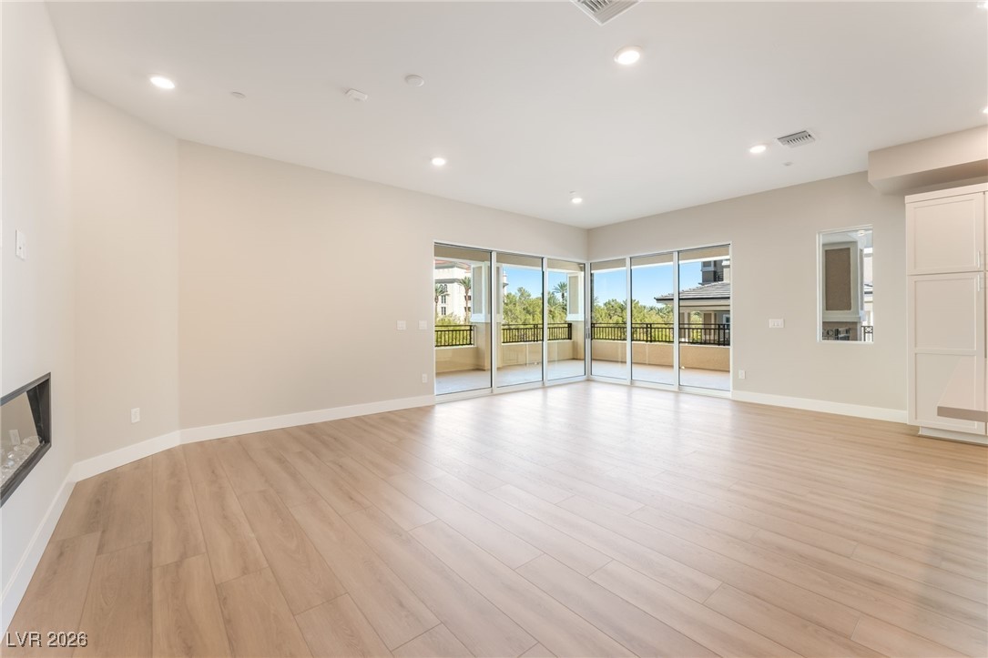 9132 Las Manaitas Avenue 202