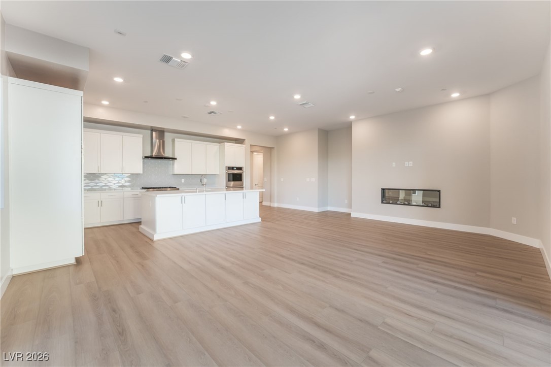 9132 Las Manaitas Avenue 202