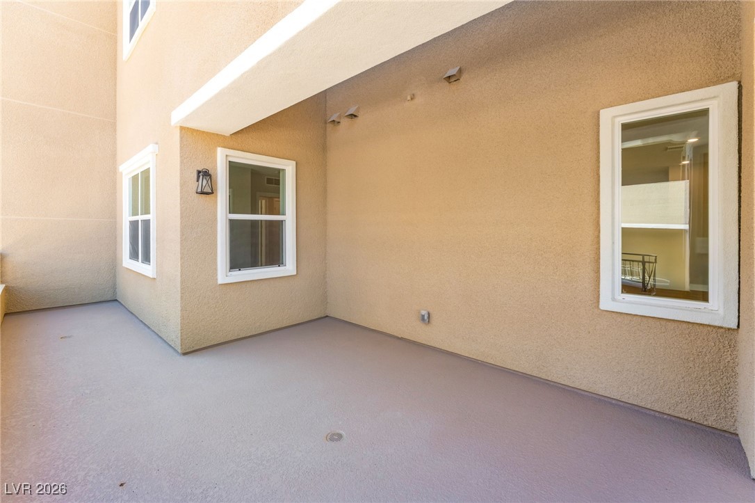 9132 Las Manaitas Avenue 202