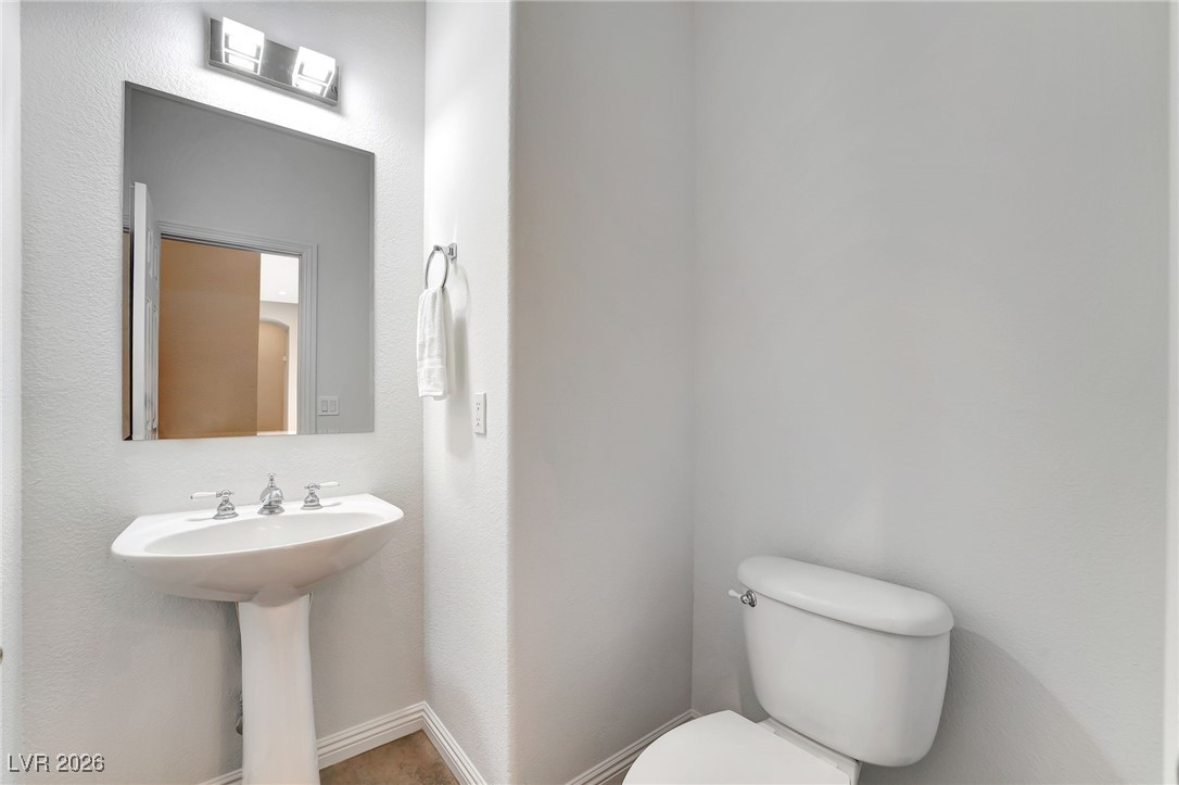 7232 Frontier Hills Avenue