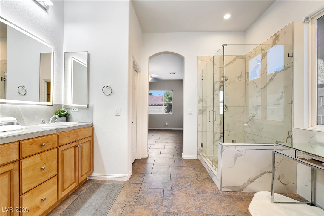 7232 Frontier Hills Avenue