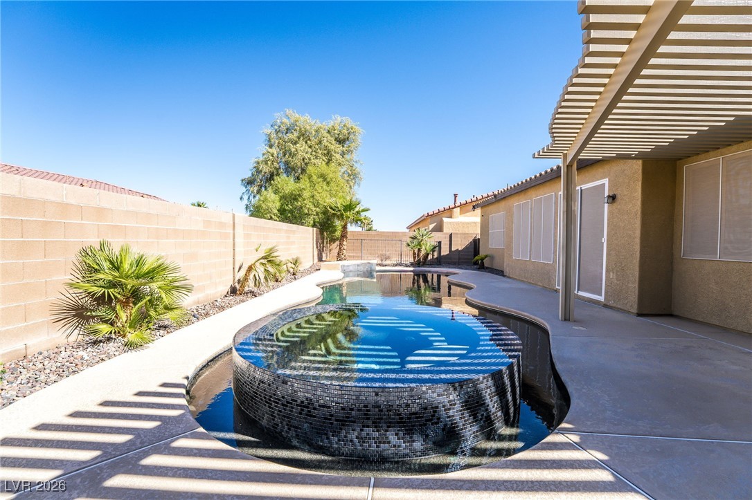 7232 Frontier Hills Avenue