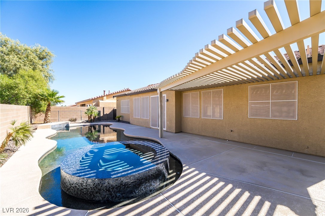 7232 Frontier Hills Avenue