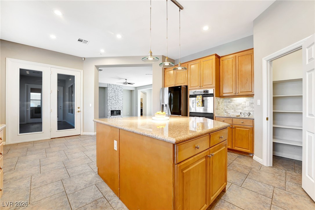 7232 Frontier Hills Avenue