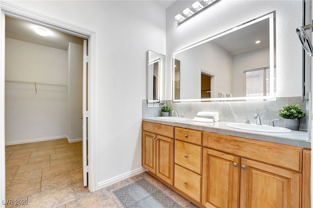 7232 Frontier Hills Avenue