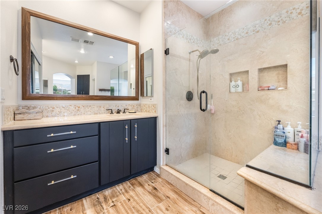 2766 Glen Port Street