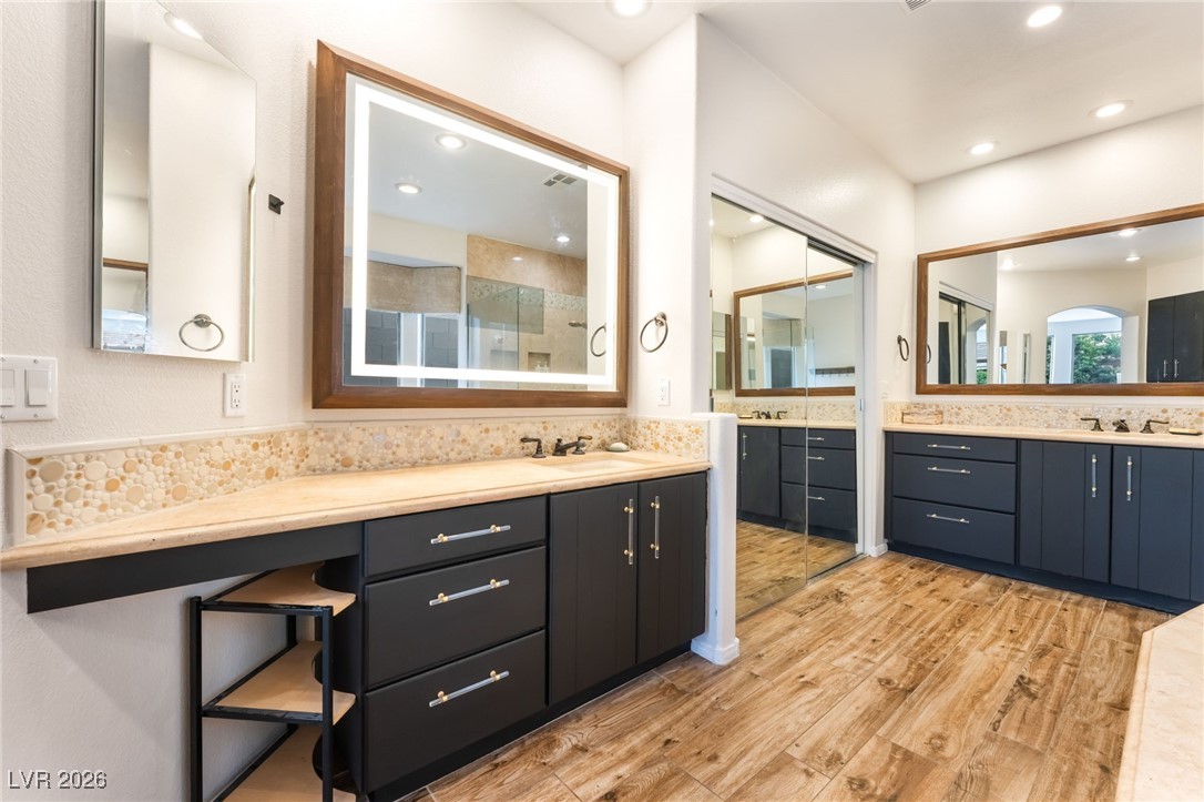 2766 Glen Port Street