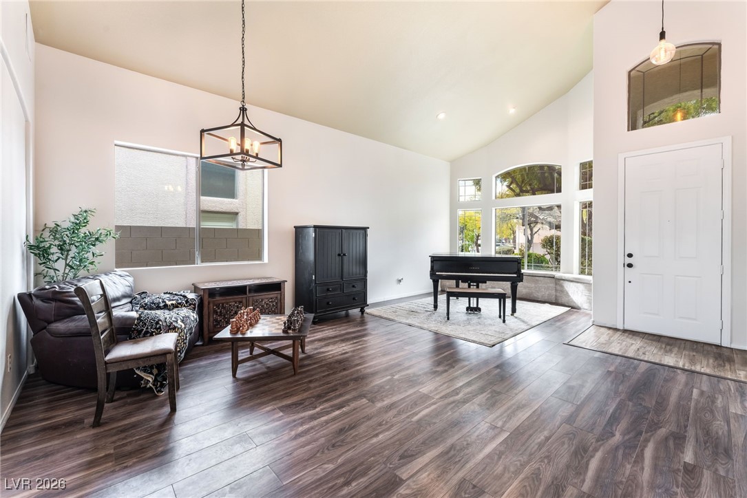 2766 Glen Port Street