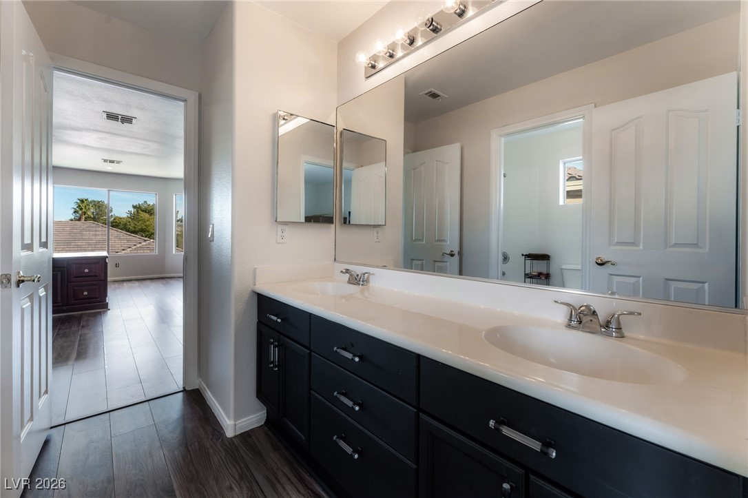 2766 Glen Port Street