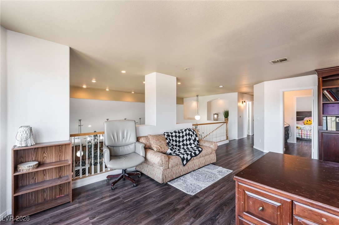 2766 Glen Port Street