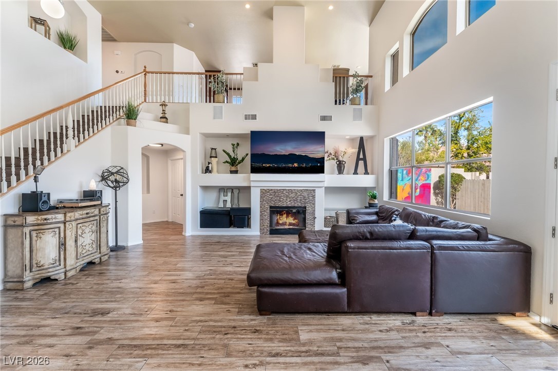 2766 Glen Port Street