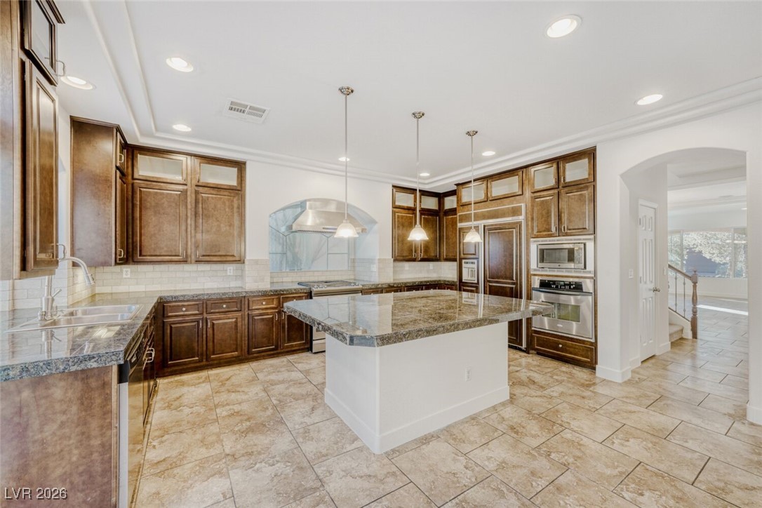 8564 Silver Coast Street