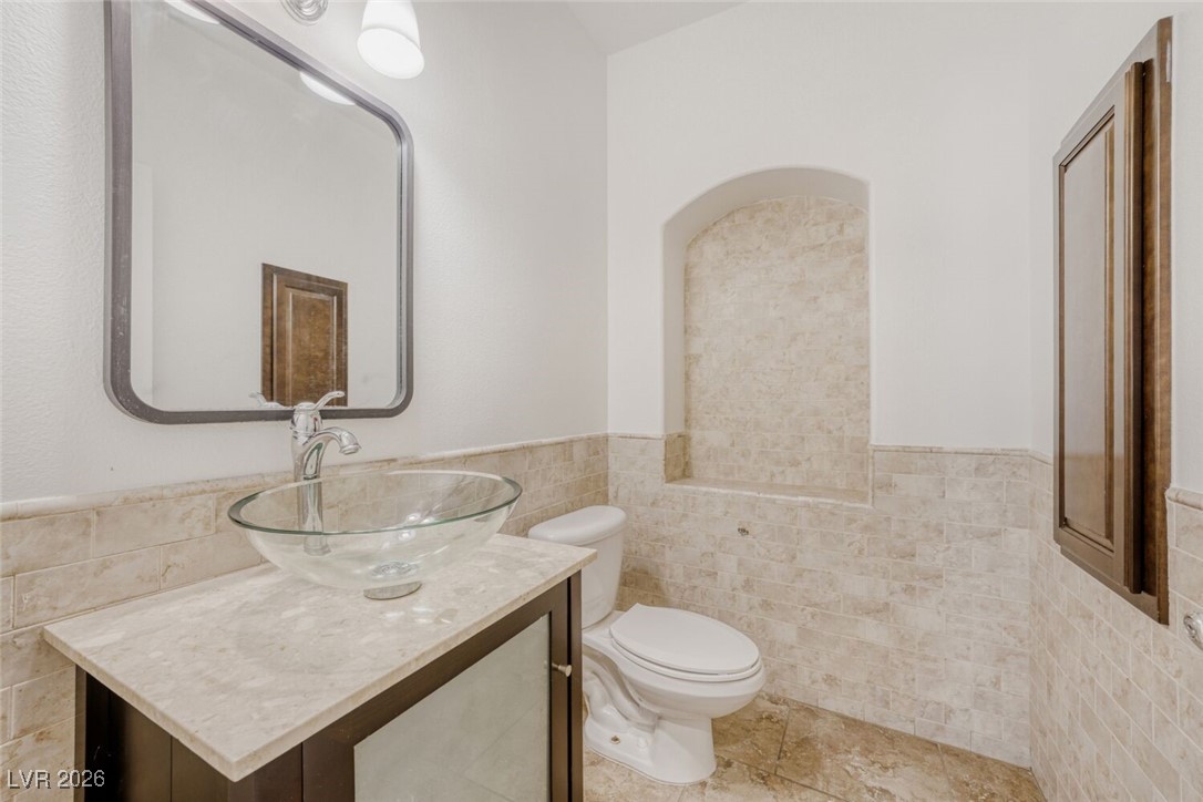 8564 Silver Coast Street