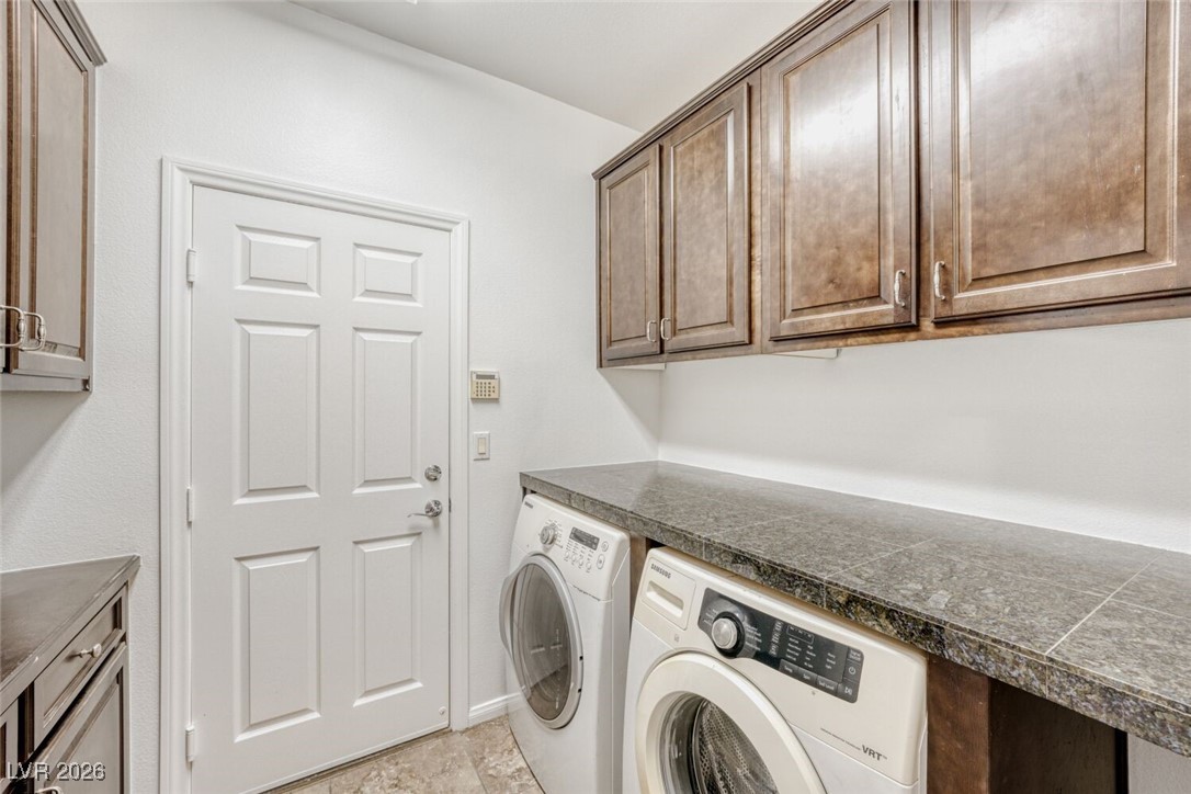 8564 Silver Coast Street