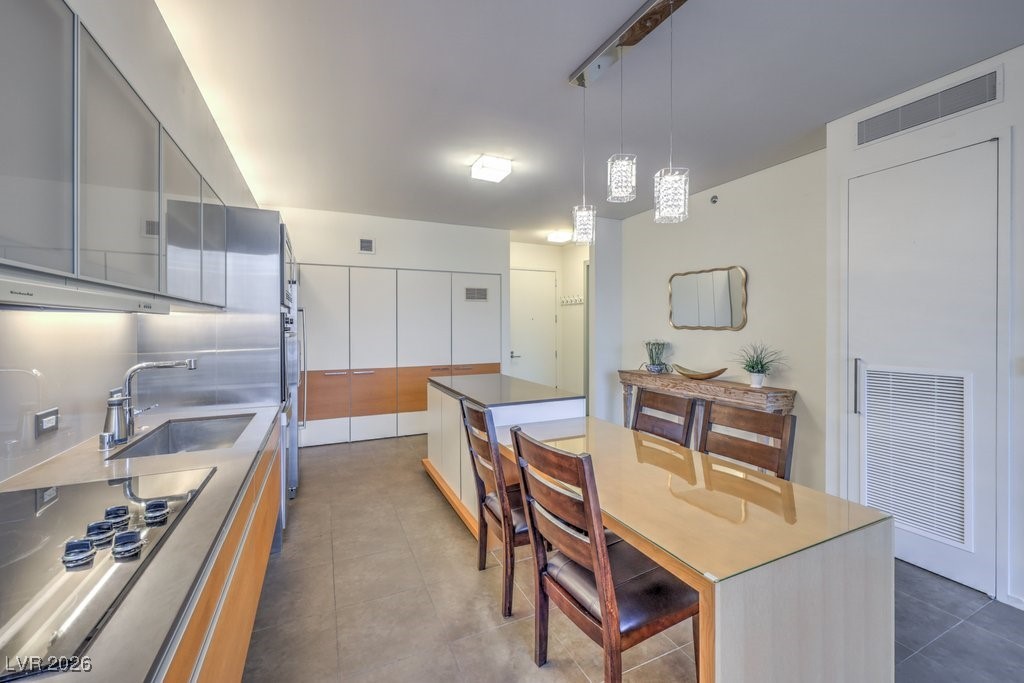 3722 Las Vegas Boulevard 1204