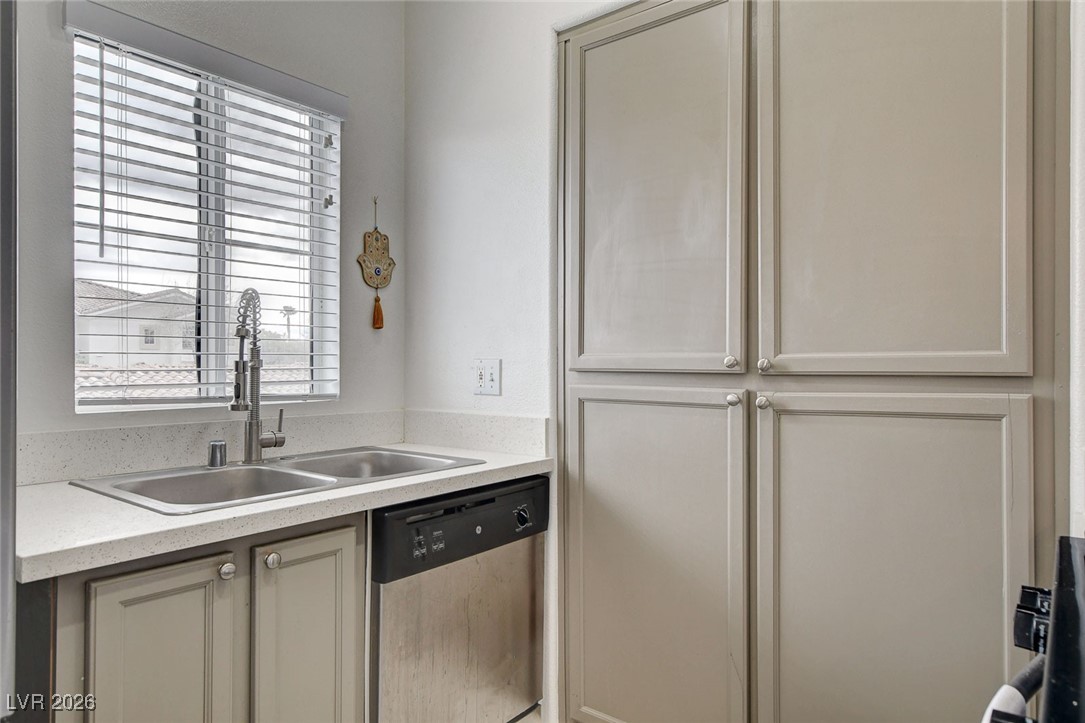 1401 Red Crest Lane 201