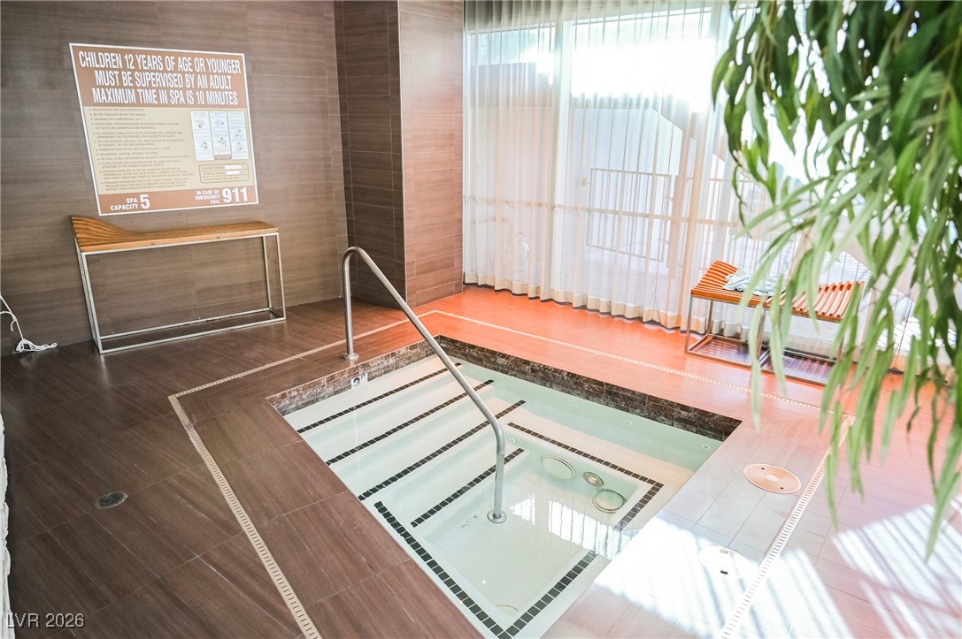 4471 Dean Martin Drive 810