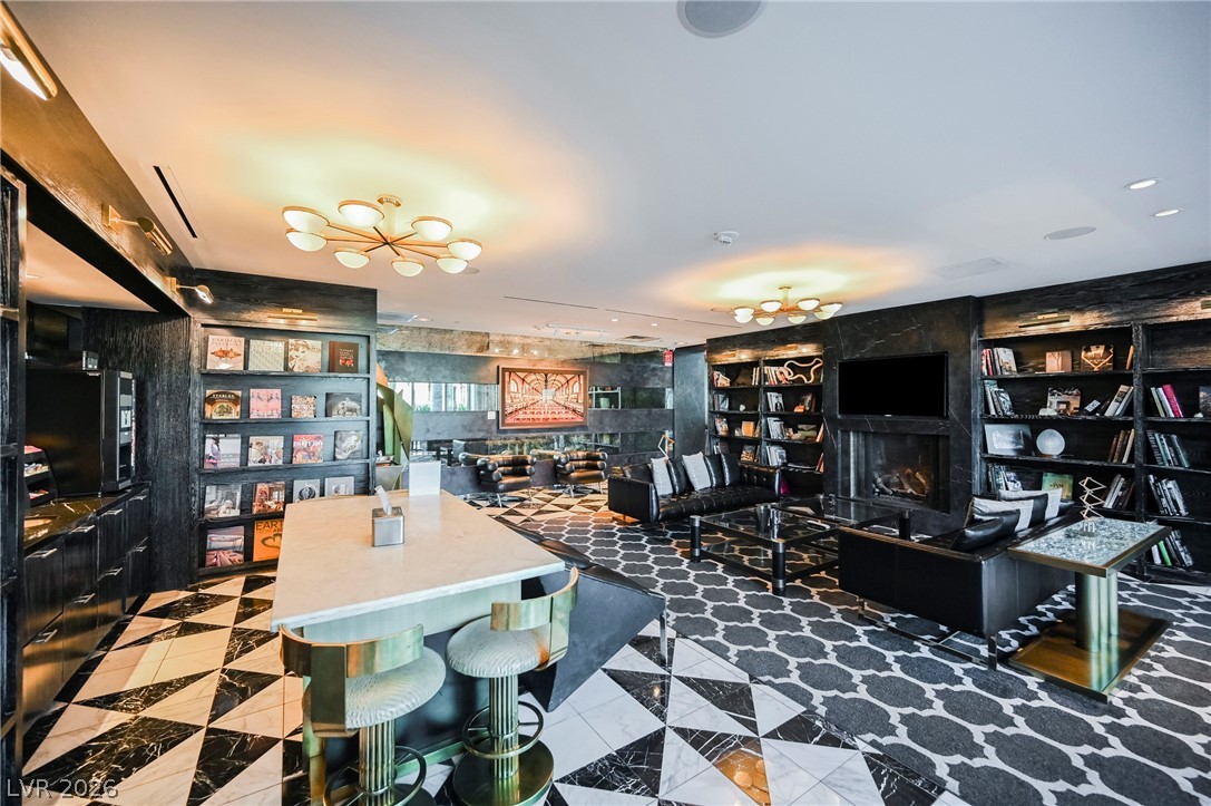 4471 Dean Martin Drive 810