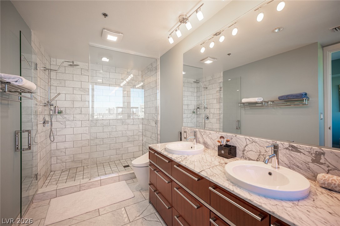 4471 Dean Martin Drive 810