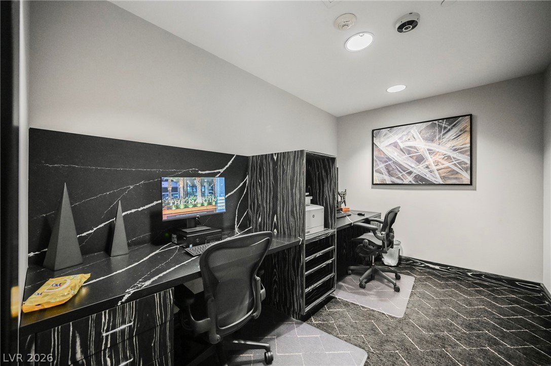 4471 Dean Martin Drive 810