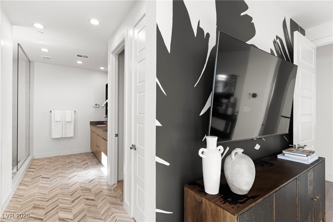 10125 Sequoia Glen Avenue