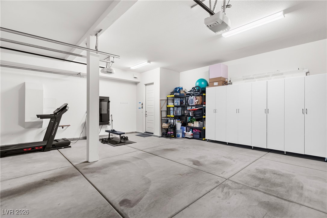 10125 Sequoia Glen Avenue