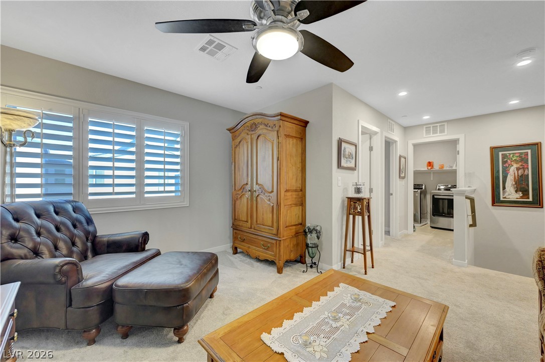 9291 Desert Pearl Avenue