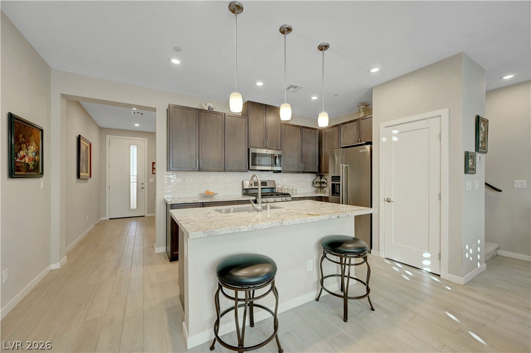 9291 Desert Pearl Avenue