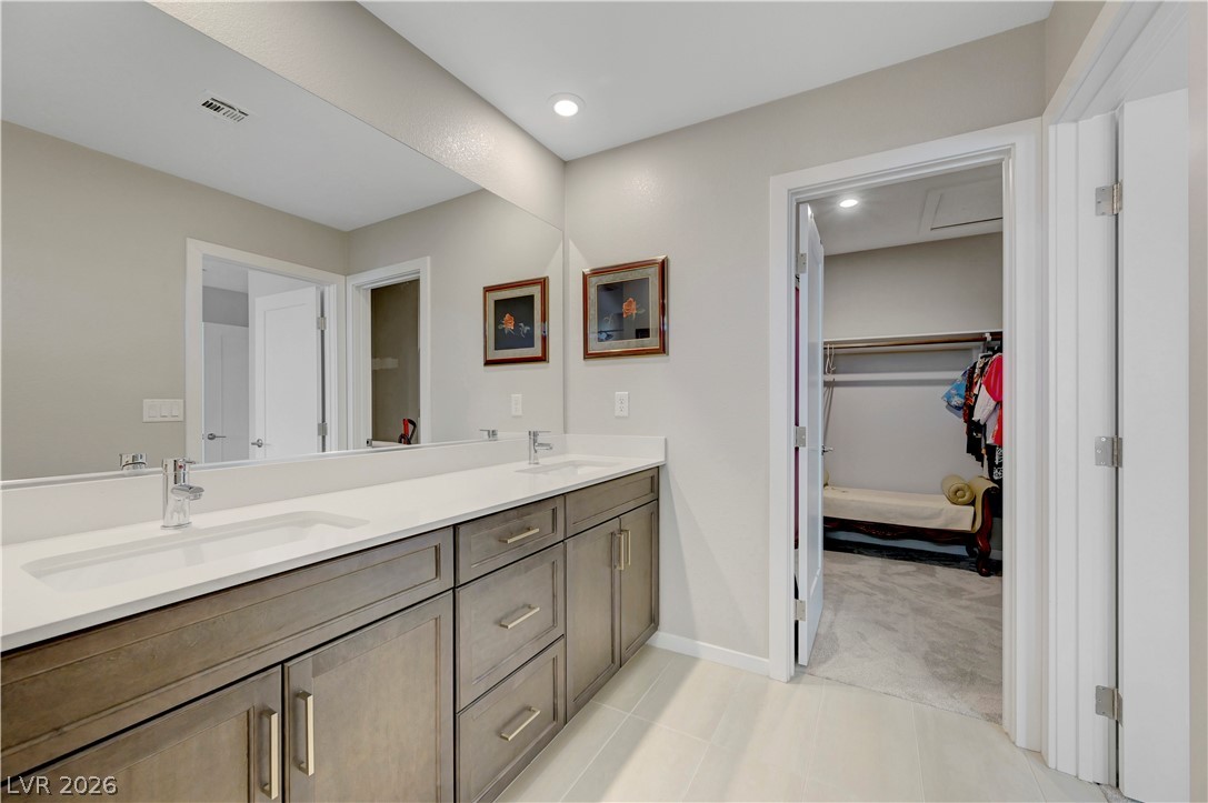 9291 Desert Pearl Avenue