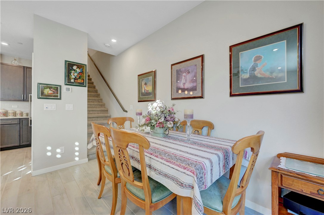 9291 Desert Pearl Avenue