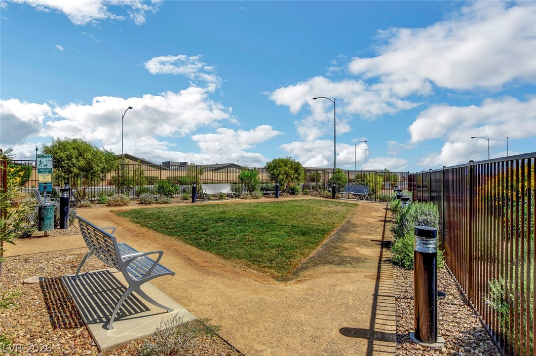 9291 Desert Pearl Avenue