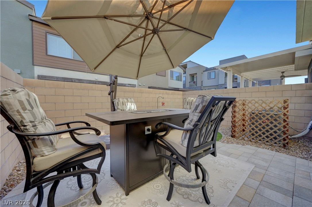 9291 Desert Pearl Avenue