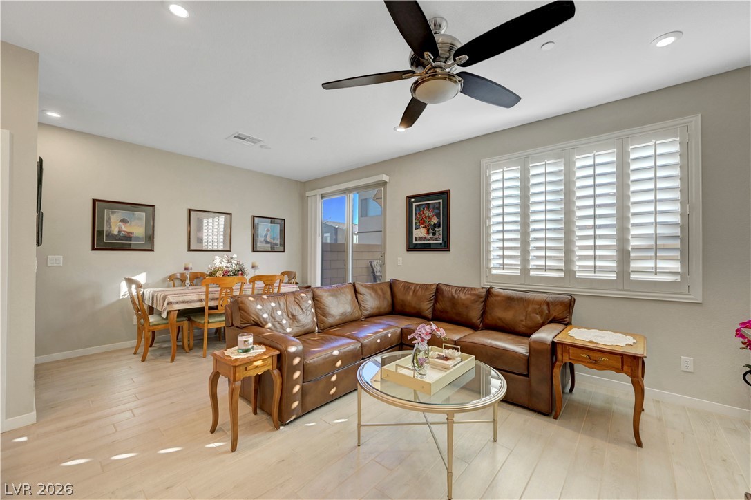 9291 Desert Pearl Avenue